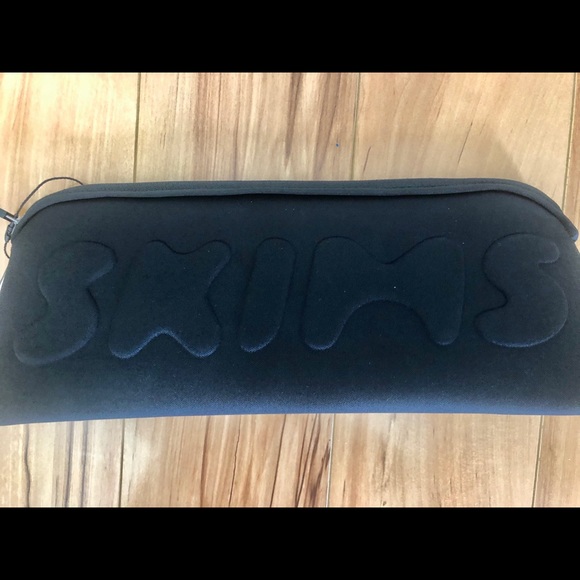 NEW! Kim Kardashian SKIMS  shapewear storage bag - Picture 3 of 3